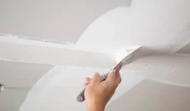 Naprawa płyt gipsowo-kartonowych: poradnik dla majsterkowiczów